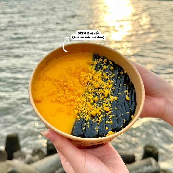 Bánh Bông Lan Mè Đen Kim Sa